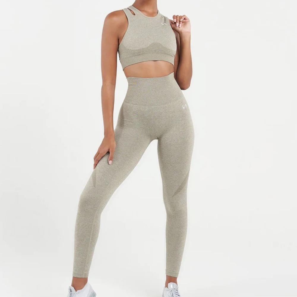 TLF APPAREL REACT SAGE GREEN SEAMLESS LEGGINGS AND SPORTS BFA